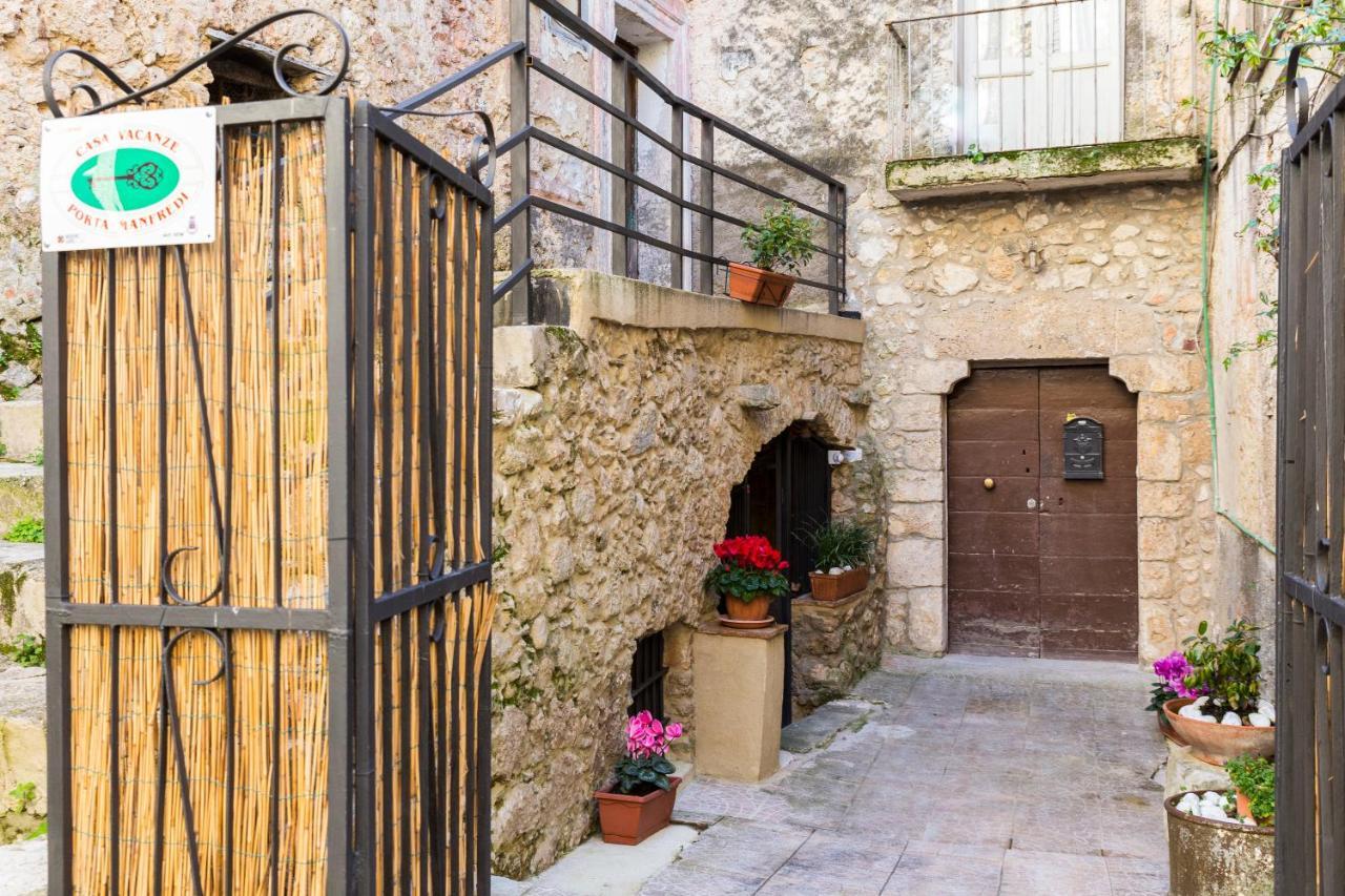 Casa Vacanze Porta Manfredi Arce Eksteriør billede
